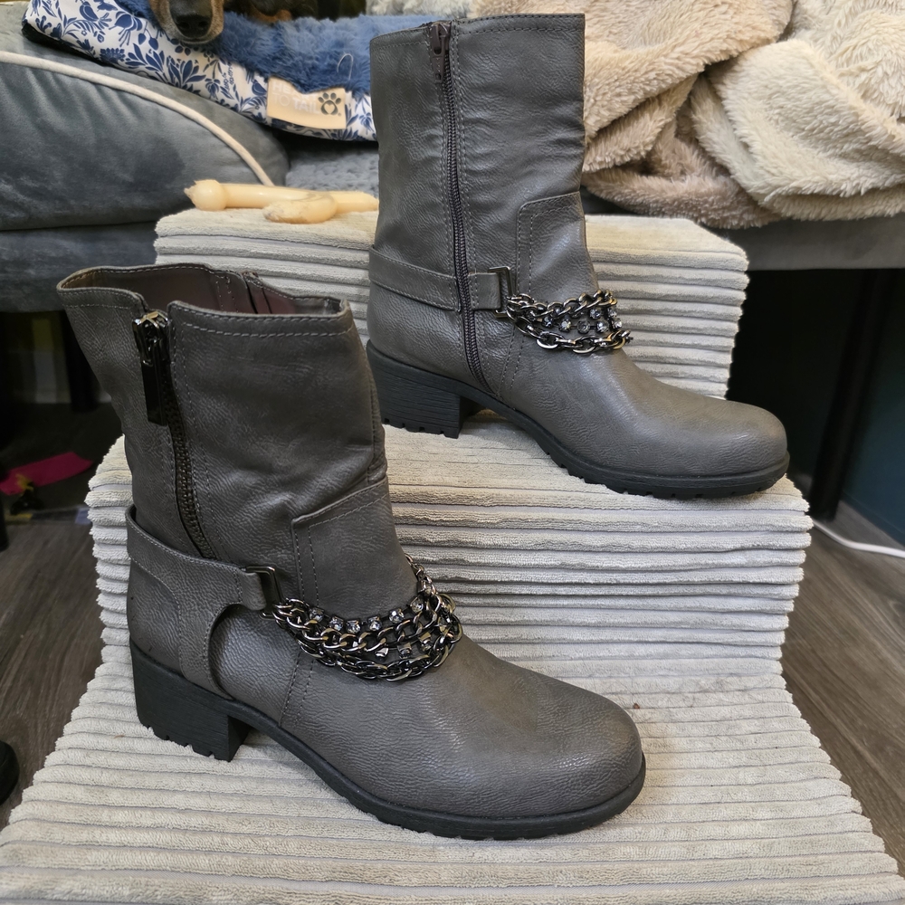 Vera Wang Charcoal Chain Moto Boots